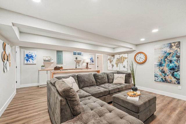 500 E Arthur DRIVE, Oak Creek, WI 53154