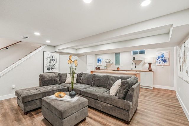 500 E Arthur DRIVE, Oak Creek, WI 53154