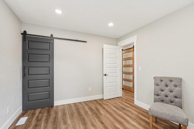 500 E Arthur DRIVE, Oak Creek, WI 53154
