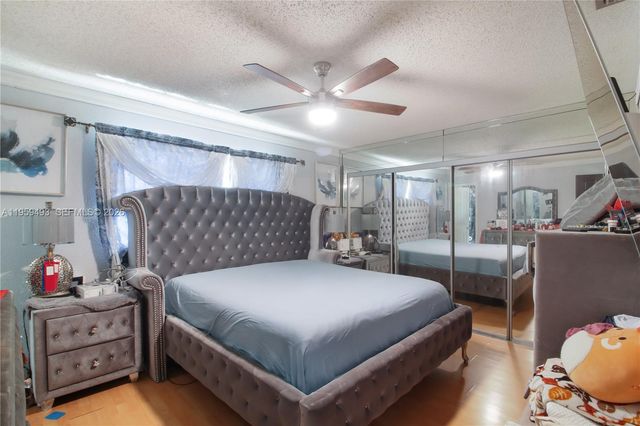 9710 NW 10th St, Pembroke Pines, FL 33024