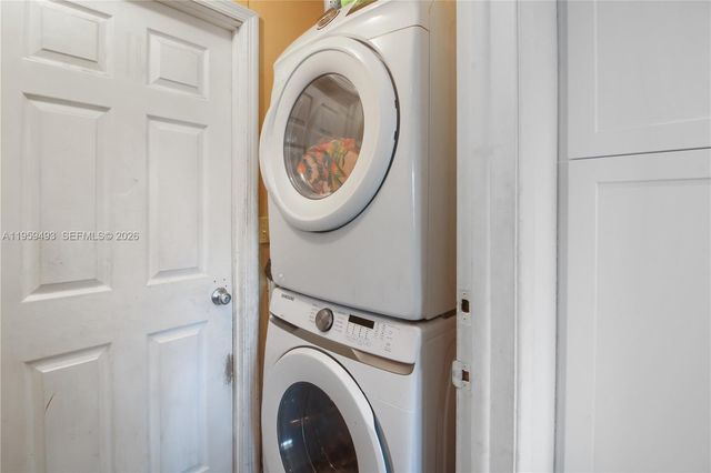 9710 NW 10th St, Pembroke Pines, FL 33024