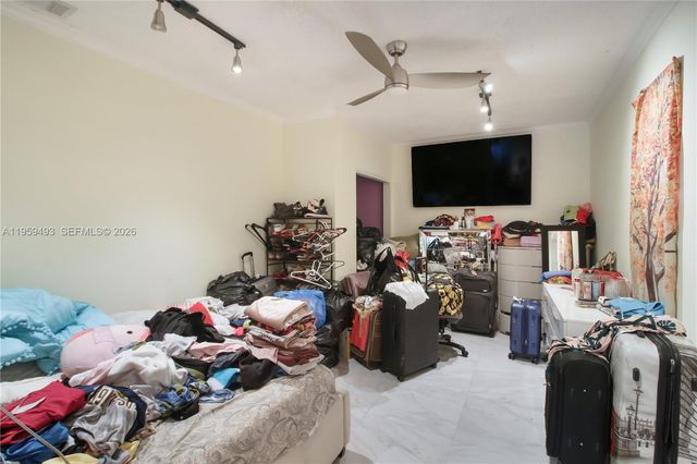 9710 NW 10th St, Pembroke Pines, FL 33024