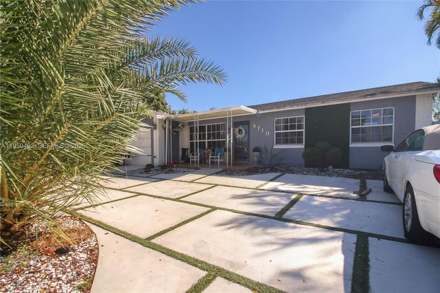 9710 NW 10th St, Pembroke Pines, FL 33024