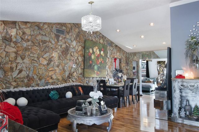 9710 NW 10th St, Pembroke Pines, FL 33024