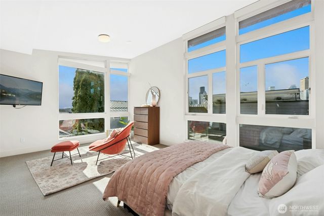 916 B 14th Avenue, Seattle, WA 98122