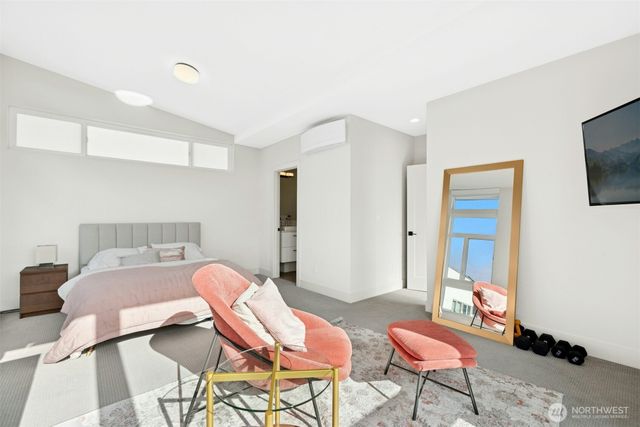 916 B 14th Avenue, Seattle, WA 98122