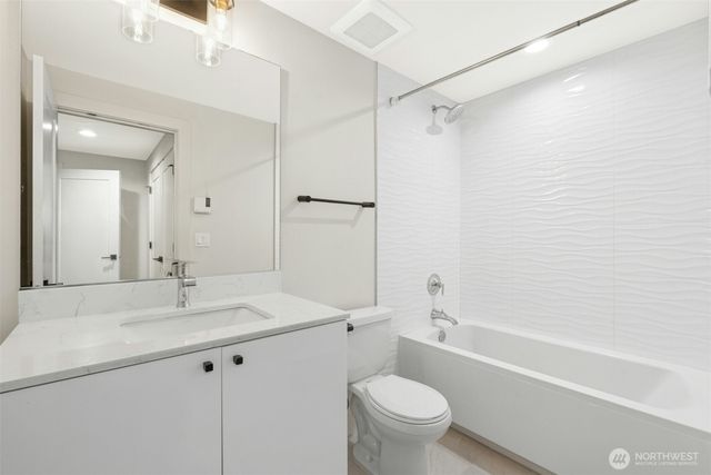 916 B 14th Avenue, Seattle, WA 98122