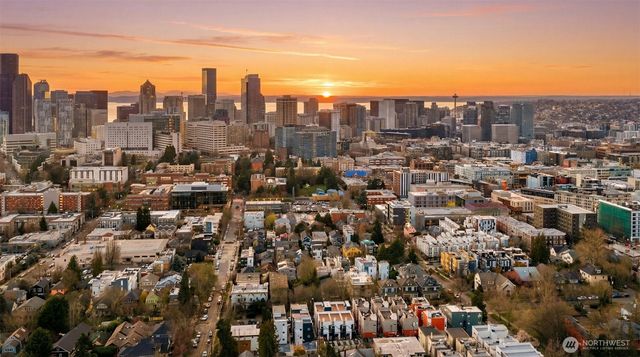 916 B 14th Avenue, Seattle, WA 98122