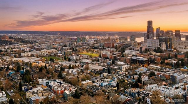 916 B 14th Avenue, Seattle, WA 98122