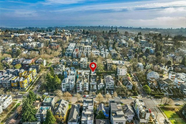 916 B 14th Avenue, Seattle, WA 98122