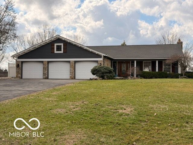 15022 Shoreway East Drive, Carmel, IN 46032