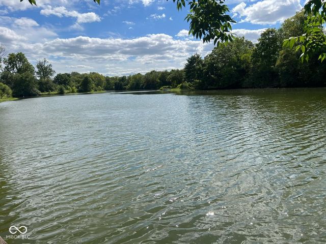 15022 Shoreway East Drive, Carmel, IN 46032