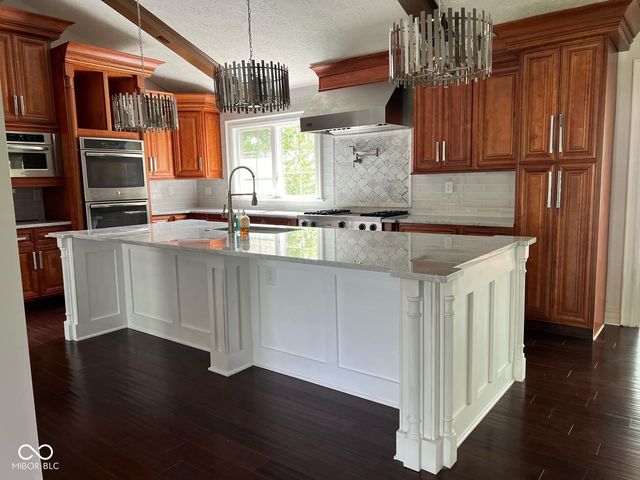 15022 Shoreway East Drive, Carmel, IN 46032