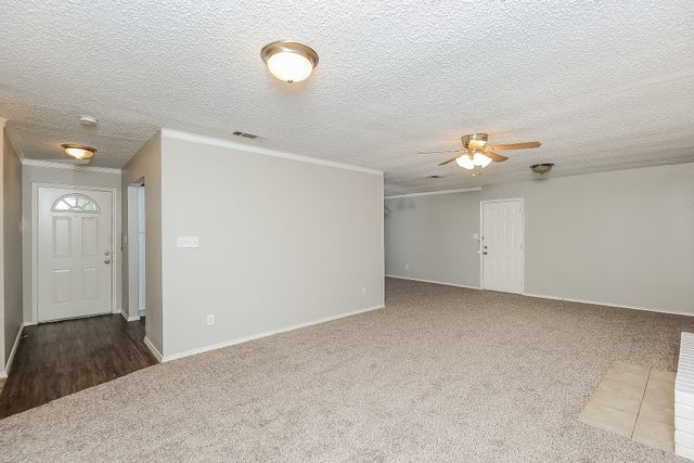 3001 Rufe Snow Drive, Richland Hills, TX 76118