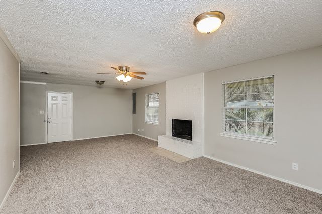 3001 Rufe Snow Drive, Richland Hills, TX 76118