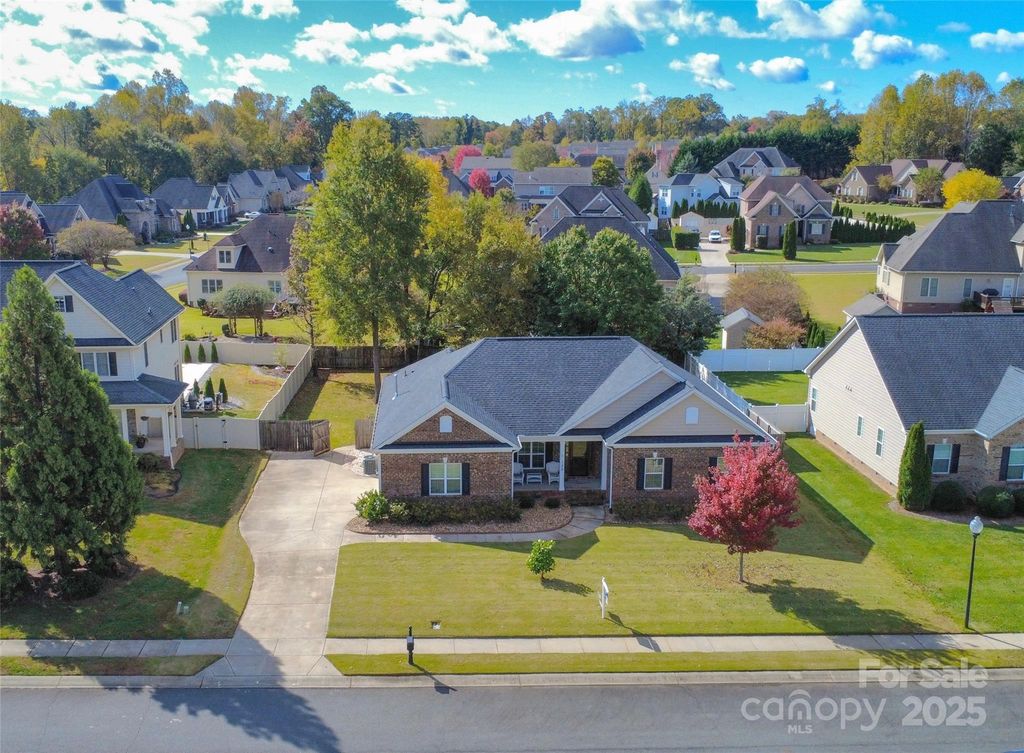128 Coral Rutledge Drive, Mount Holly, NC 28120