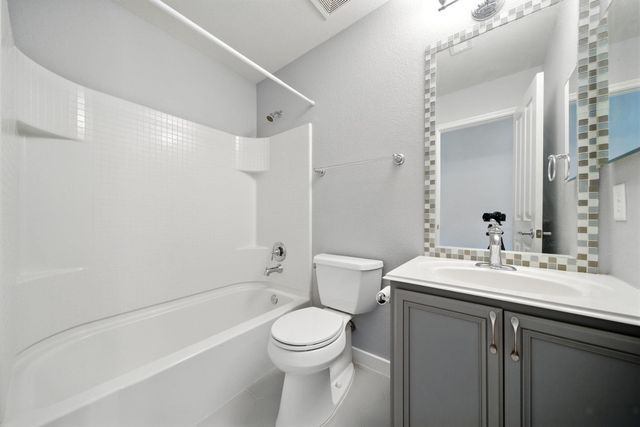 13600 Breton Ridge Street 7B, Houston, TX 77070