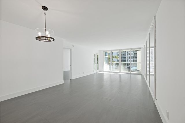 1360 S Ocean Boulevard 403, Pompano Beach, FL 33062