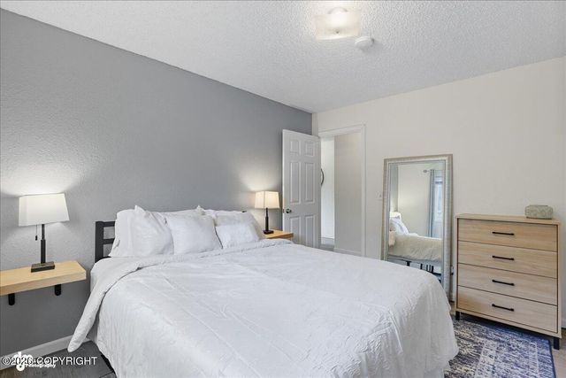 2601 W 32nd Avenue, Anchorage, AK 99517
