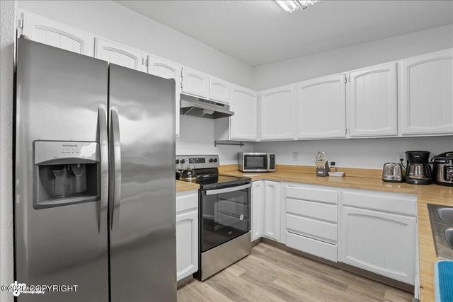 2601 W 32nd Avenue, Anchorage, AK 99517