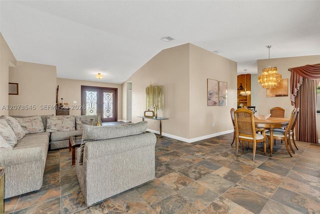 6302 NW 201st Ter, Hialeah, FL 33015