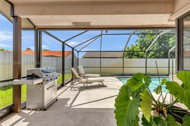 6302 NW 201st Ter, Hialeah, FL 33015