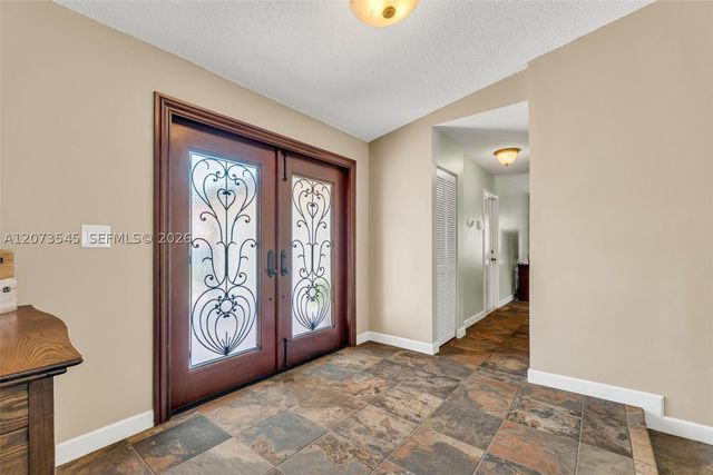 6302 NW 201st Ter, Hialeah, FL 33015