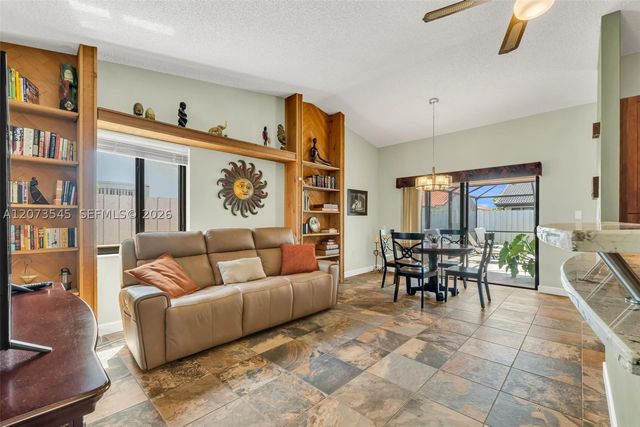 6302 NW 201st Ter, Hialeah, FL 33015