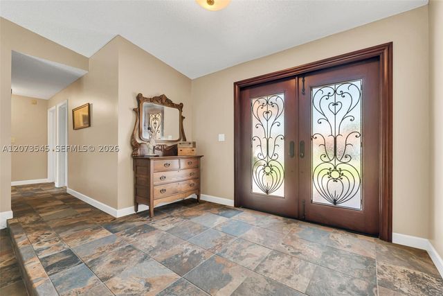 6302 NW 201st Ter, Hialeah, FL 33015