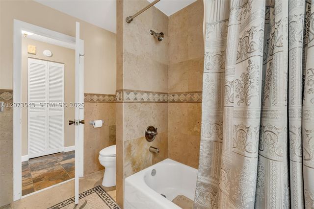 6302 NW 201st Ter, Hialeah, FL 33015