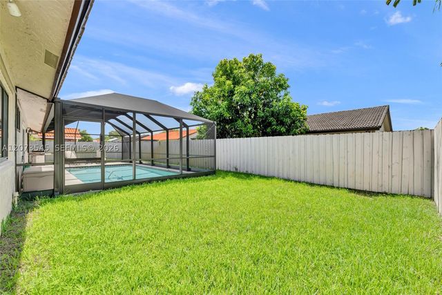 6302 NW 201st Ter, Hialeah, FL 33015