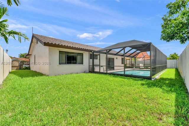 6302 NW 201st Ter, Hialeah, FL 33015
