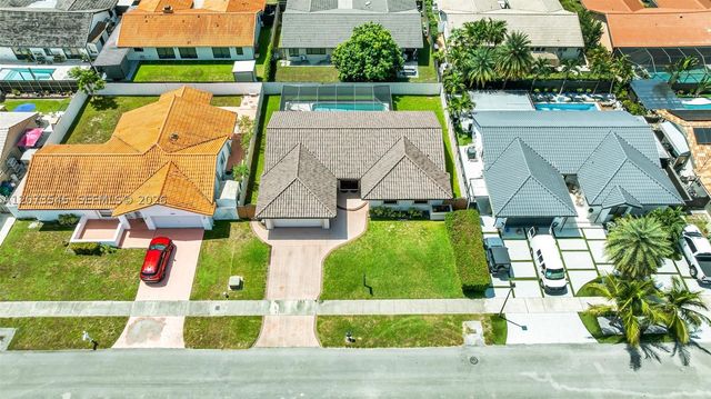 6302 NW 201st Ter, Hialeah, FL 33015