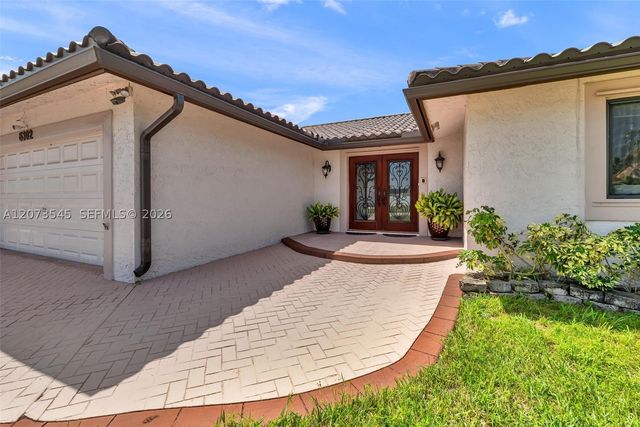 6302 NW 201st Ter, Hialeah, FL 33015
