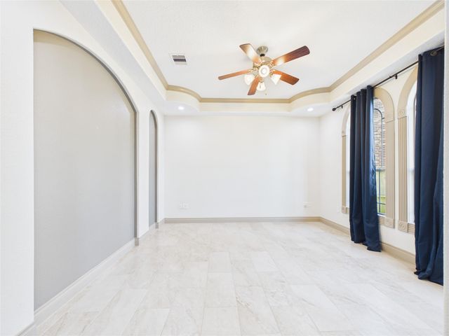 2221 Dove Haven Lane, League City, TX 77573