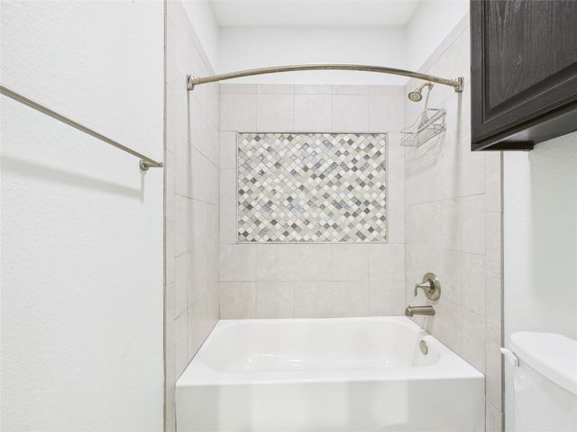 2221 Dove Haven Lane, League City, TX 77573