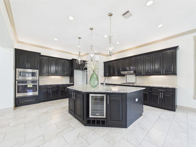 2221 Dove Haven Lane, League City, TX 77573