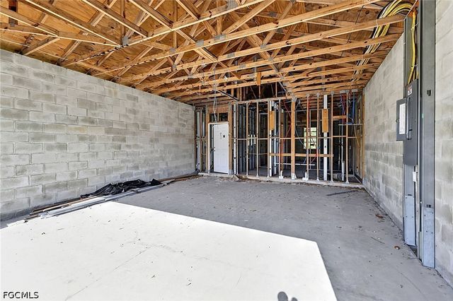 1112 NW 28th AVE, Cape Coral, FL 33993