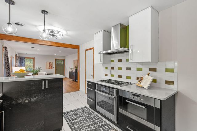 318 8th Avenue NE, Minneapolis, MN 55413
