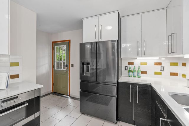 318 8th Avenue NE, Minneapolis, MN 55413