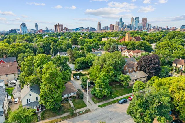 318 8th Avenue NE, Minneapolis, MN 55413