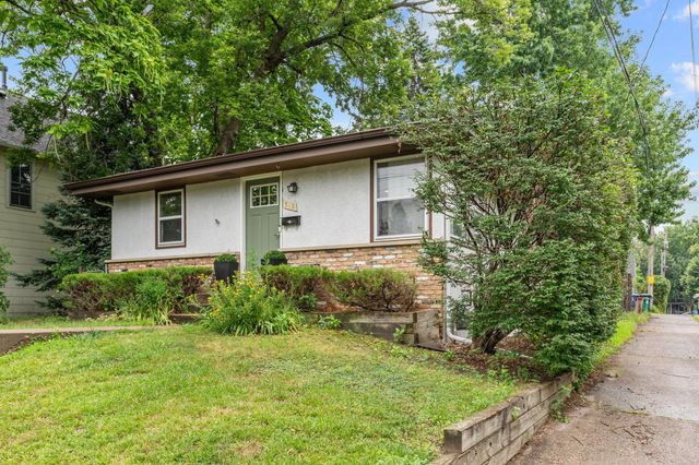 318 8th Avenue NE, Minneapolis, MN 55413