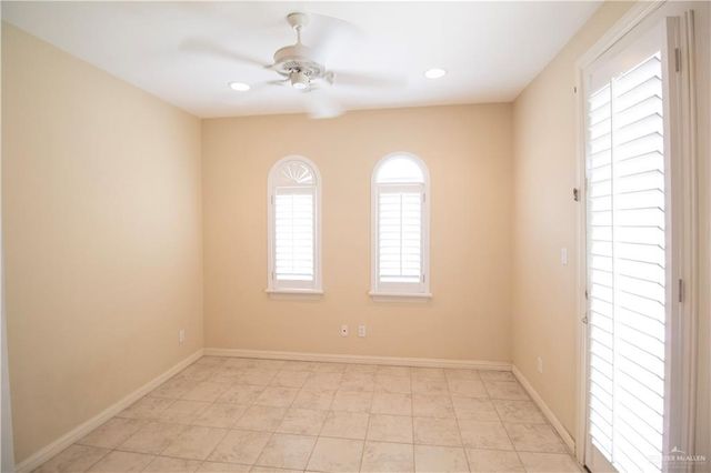 800 Sunset Drive B15, Mcallen, TX 78503