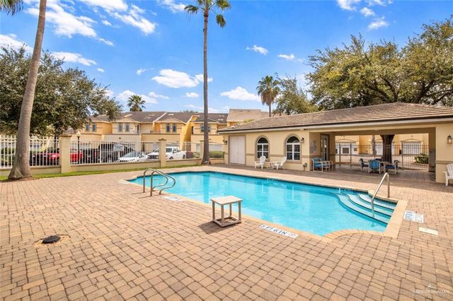 800 Sunset Drive B15, Mcallen, TX 78503