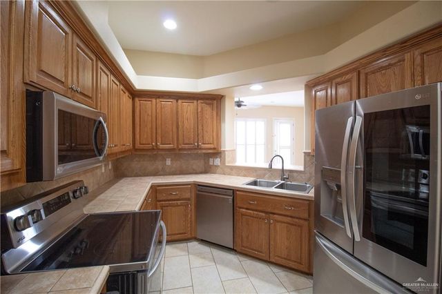 800 Sunset Drive B15, Mcallen, TX 78503