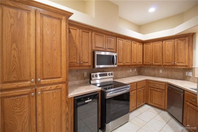 800 Sunset Drive B15, Mcallen, TX 78503