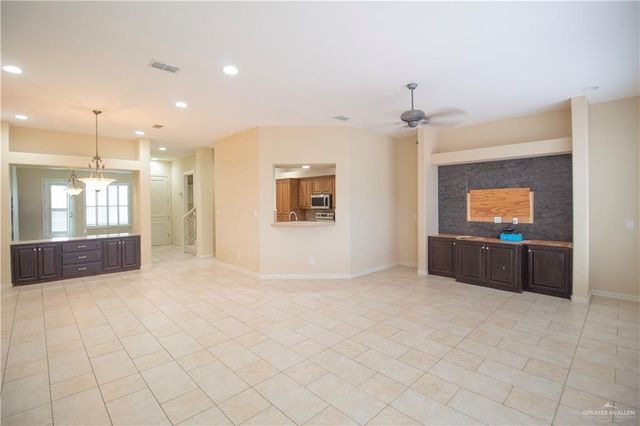 800 Sunset Drive B15, Mcallen, TX 78503