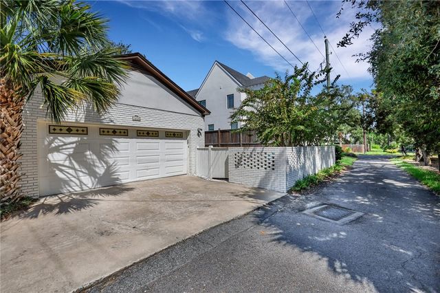 1626 Bruce Drive, St Simons Island, GA 31522