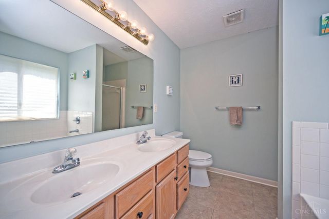 5884 Stonebridge Circle Way, Miami Twp, OH 45150