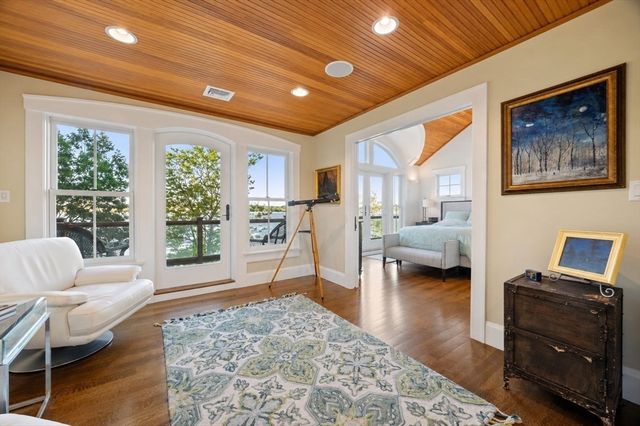 358 Rock Island Rd, Quincy, MA 02169
